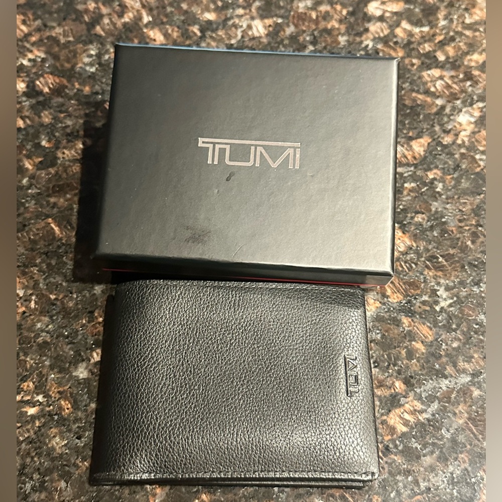 Tumi TUMI Nassau SLG Men's Global Double Billfold Leather Wallet